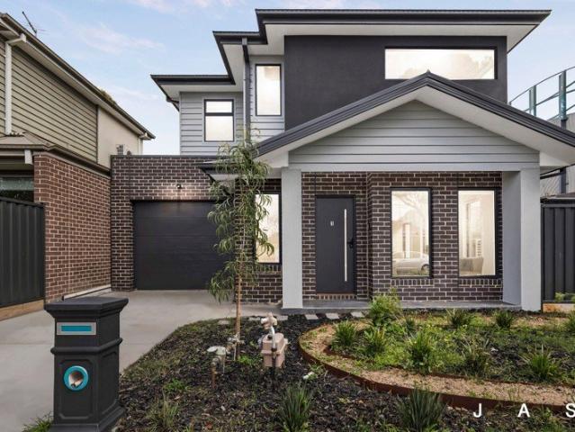 Townhouse for sale in Camerons Creek, Victoria