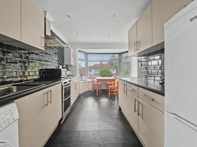 Apartment for rent in Whitefield, Bury