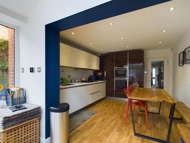 House for rent in London Borough of Merton, Raynes Park