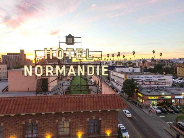 Apartment for rent in Canoga Park, California