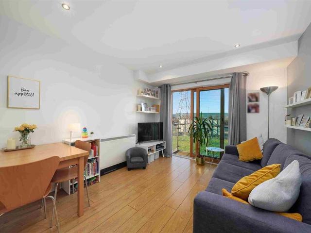 Apartment to rent in Bluebell, North Tipperary
