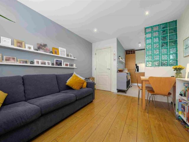 Apartment to rent in Bluebell, North Tipperary