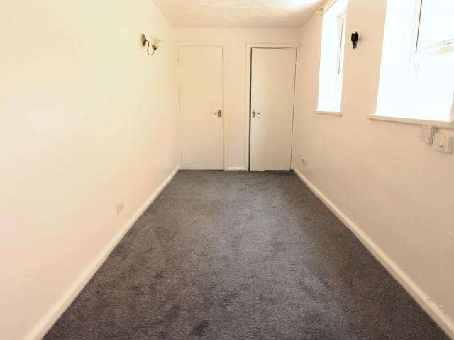 Studio for rent in Spring Park, Luton