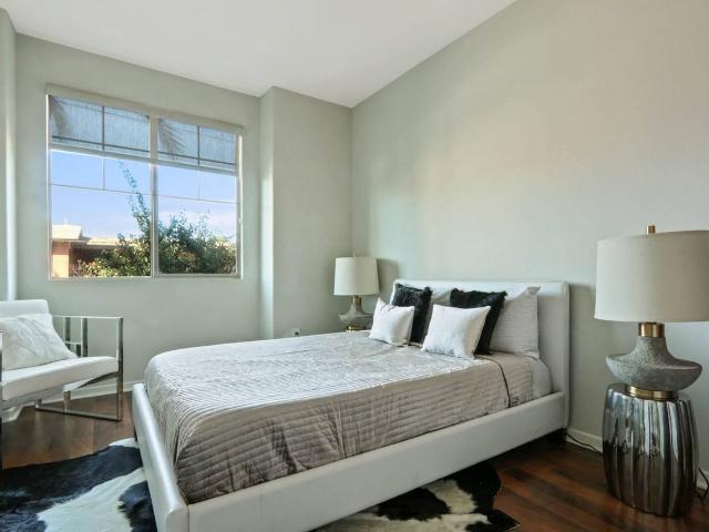 Apartment for rent in Canoga Park, California