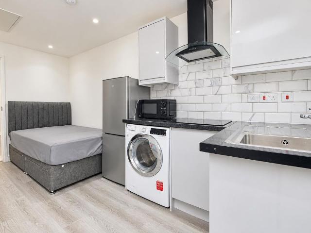 Studio for rent in Oldbrook, Milton Keynes