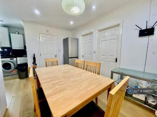 Apartment for rent in London Borough of Ealing, Greater London