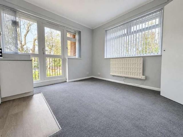Studio for rent in Crofton, Greater London