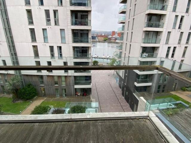 Apartment for rent in Belfast, Queen's Island