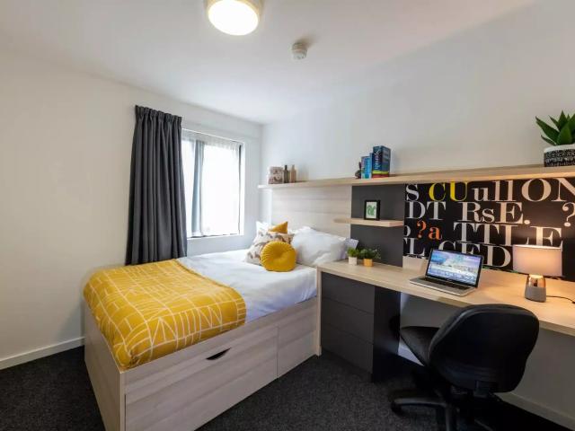 Apartment for rent in Chinatown, Calderstones