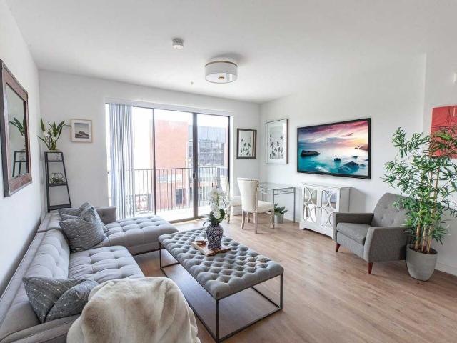 Apartment for rent in Canoga Park, California