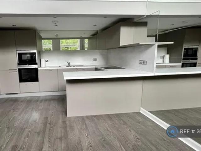 Apartment for rent in Broomhill, Scotland