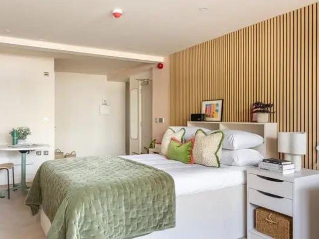 Studio for rent in Queen's Park, Brighton & Hove