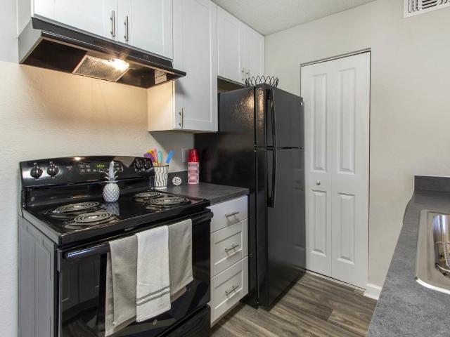 Apartment for rent in Al Dana Park, Tampa