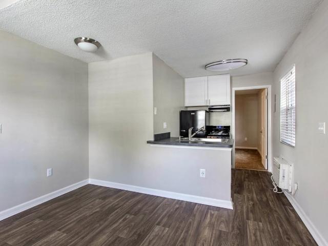 Apartment for rent in Al Dana Park, Tampa