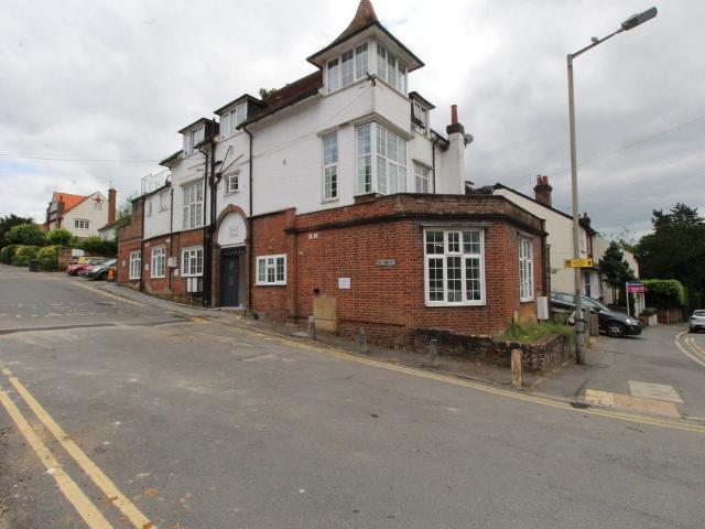 Apartment for rent in Amersham and Villages Community Board, Amersham