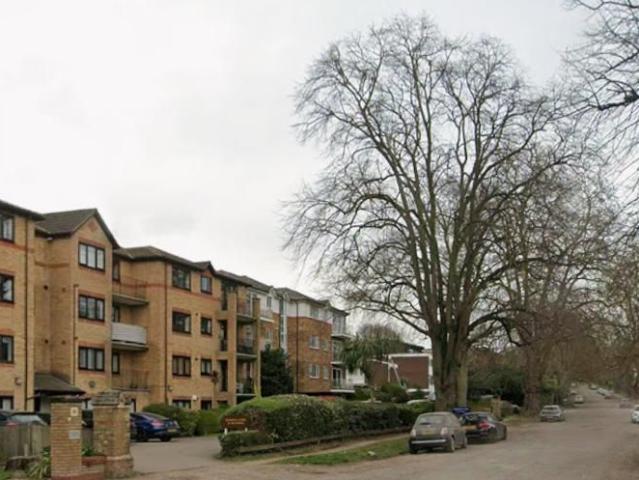 Apartment for rent in Brondesbury, Greater London