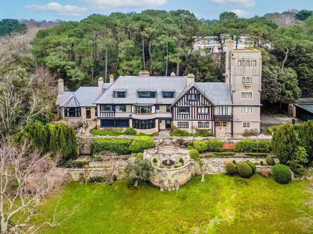 Apartment for rent in Branksome Chine, Branksome Park