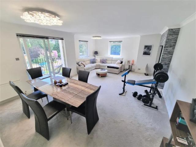Apartment for rent in Branksome Chine, Branksome Park