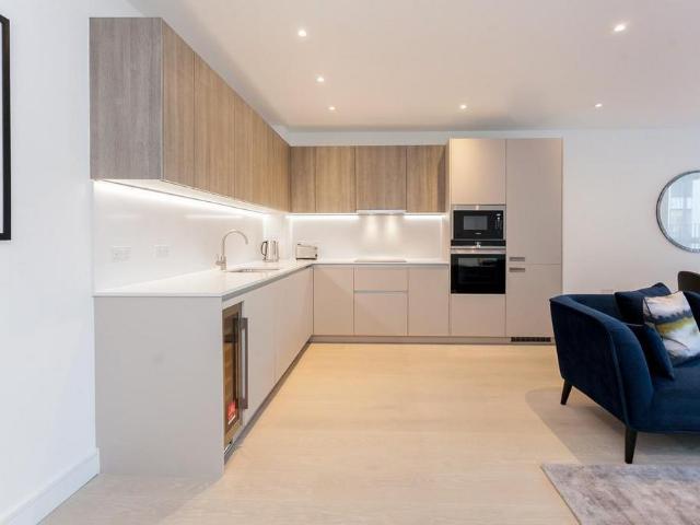 House for rent in Brondesbury, Greater London