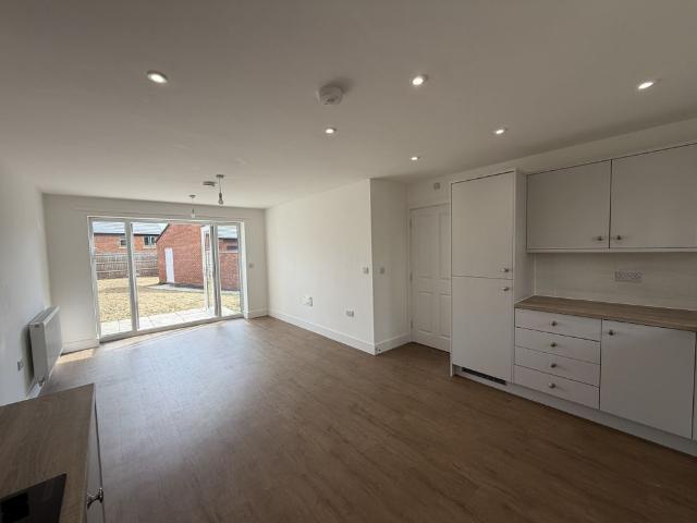 Townhouse for rent in Corby Village, Corby