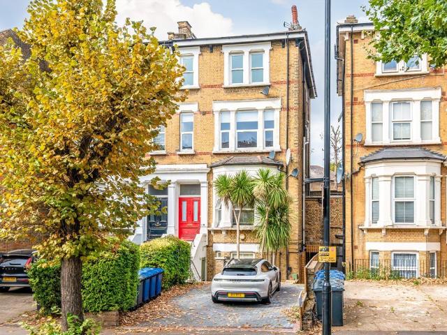 Studio for rent in London Borough of Ealing, Greater London