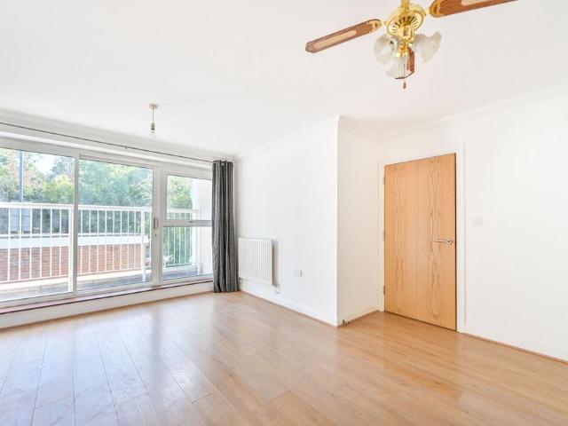 Apartment for rent in Preston, Greater London