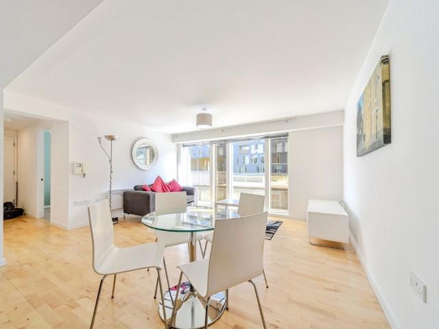 Apartment for rent in Saxton Gardens, Leeds