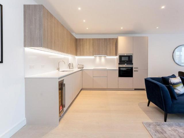 House for rent in Brondesbury, Greater London