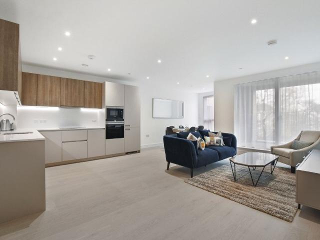Apartment for rent in Brondesbury, Greater London