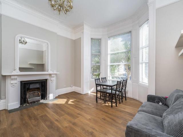 Apartment for rent in London Borough of Ealing, Hanwell