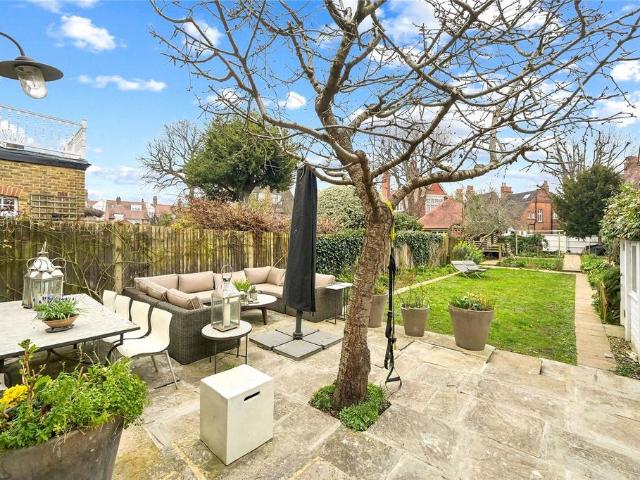 House for rent in London Borough of Ealing, Greater London