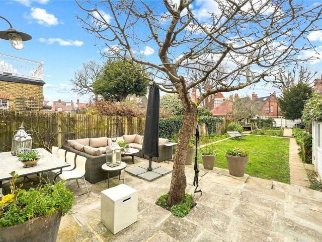 House for rent in London Borough of Ealing, Greater London