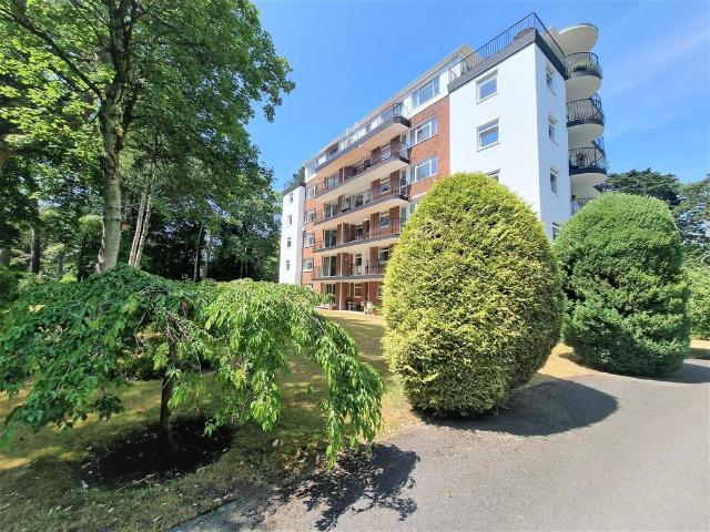 Apartment for rent in Branksome Chine, Branksome Park
