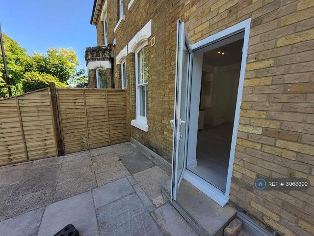 Apartment for rent in Bellevue, Southampton