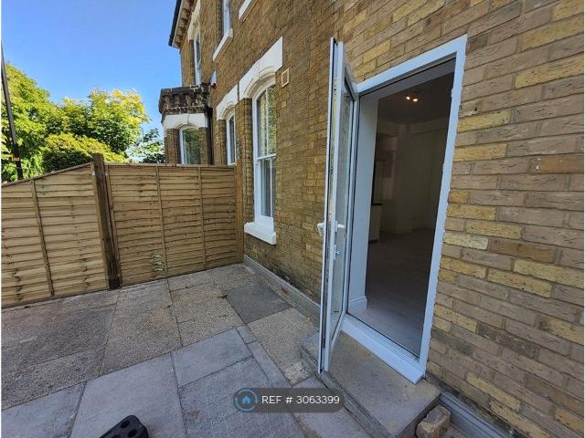 Apartment for rent in Bellevue, Southampton
