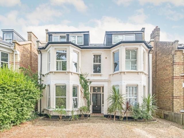 Studio for rent in Berrylands, Greater London