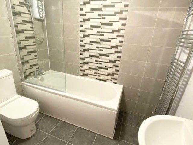 Apartment for rent in Cuddington, Surrey