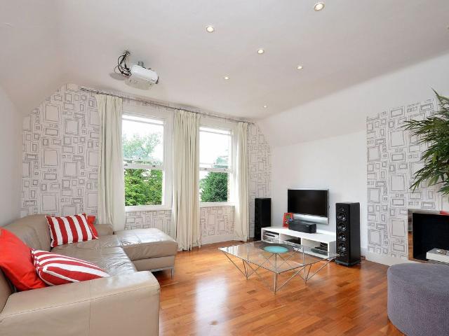 Apartment for rent in Cuddington, Epsom and Ewell