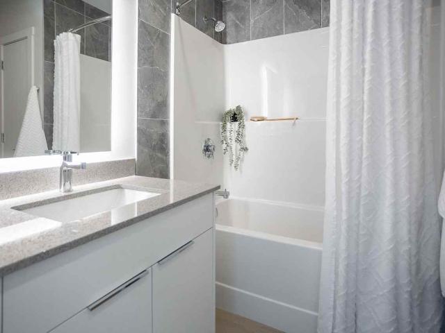 Apartment for rent in Wedgewood, Alberta
