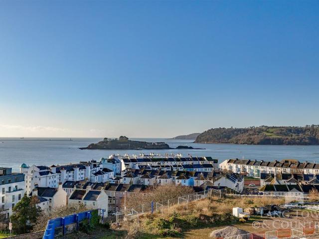 Apartment for rent in West Hoe, Mount Wise