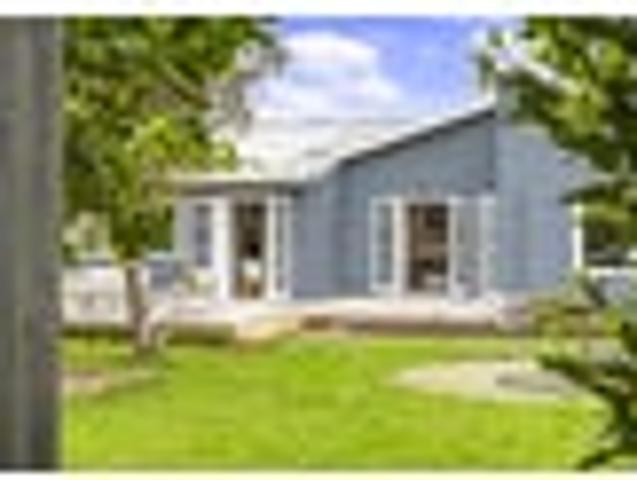House for sale in Clarks Beach, Franklin