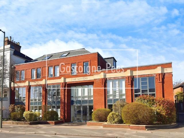 Apartment for rent in Fole, Surrey