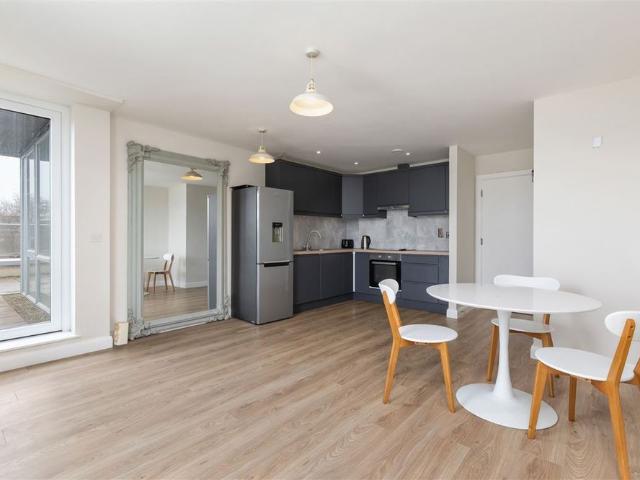 Apartment to rent in Bluebell, North Tipperary