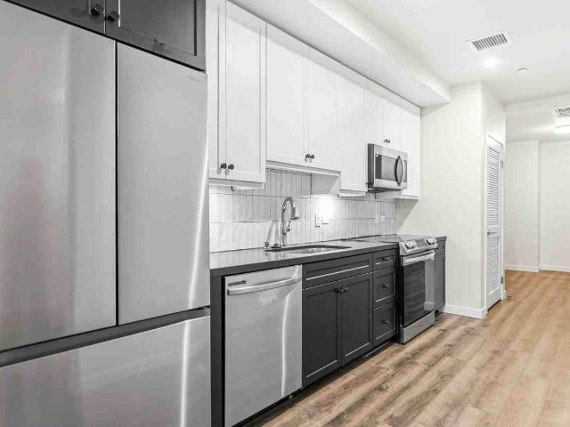 Apartment for rent in Canoga Park, California