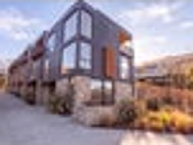 Townhouse for sale in Otakou
