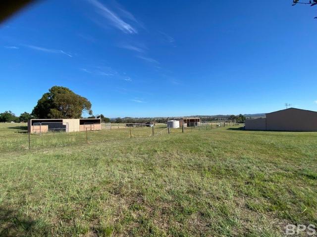 Cottage for sale in Frog Rock, New South Wales