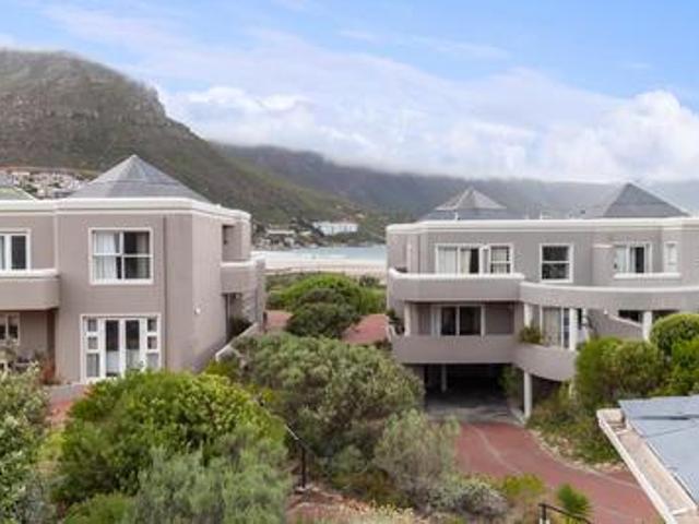Townhouse for rent in Hout Bay, Western Cape