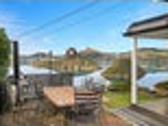 House for sale in Otakou