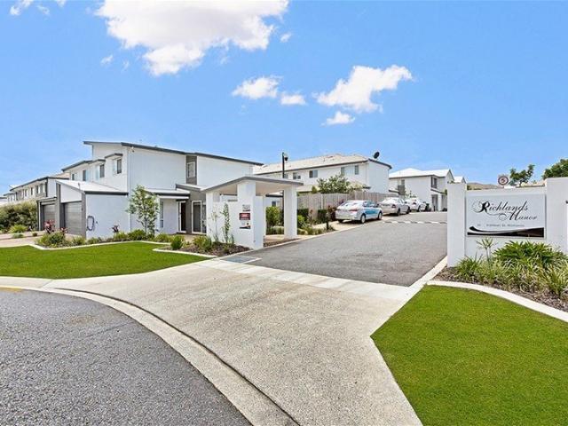 Townhouse for rent in Toombul, Queensland