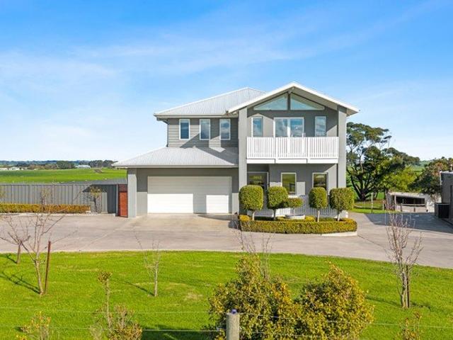 House for sale in Illowa, Victoria